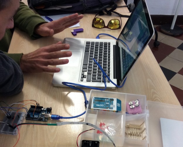 Primeras prácticas con Arduino y tira de LED digital
